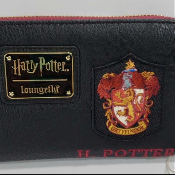 LOUNGEFLY HARRY POTTER GRYFFINDOR UNIFORM WALLET - Picture 4 of 8